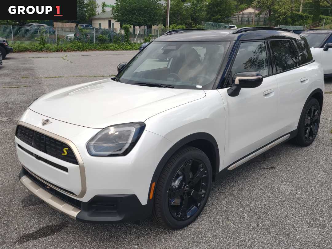 2025 MINI Countryman SE's photo