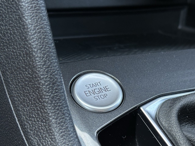2022 Volkswagen Tiguan SE photo 12