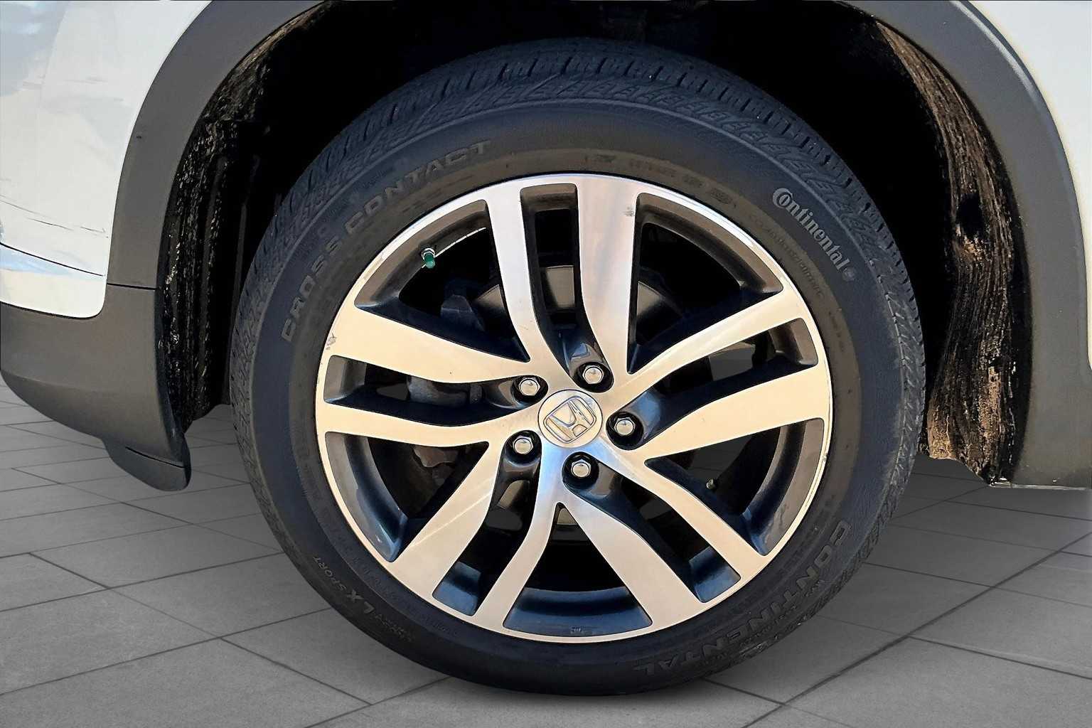 2018 Honda Pilot Elite photo 9