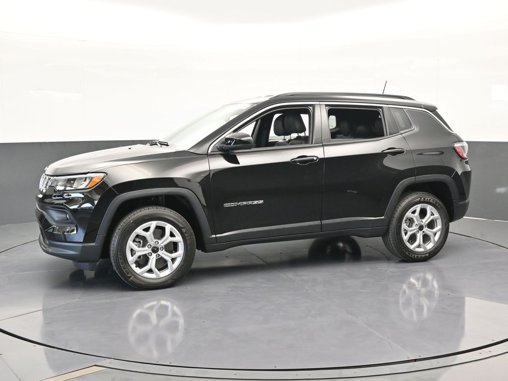 2025 Jeep Compass Latitude photo 2