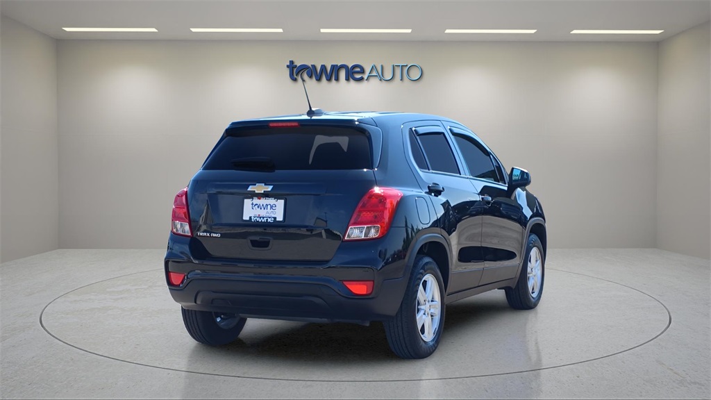 2022 Chevrolet Trax LS photo 5