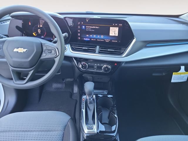 2025 Chevrolet Trax LT photo 14