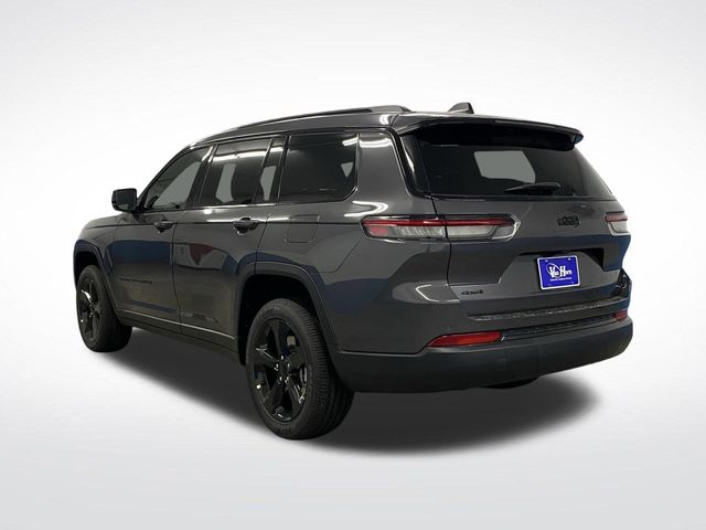 2025 Jeep Grand Cherokee Altitude photo 3