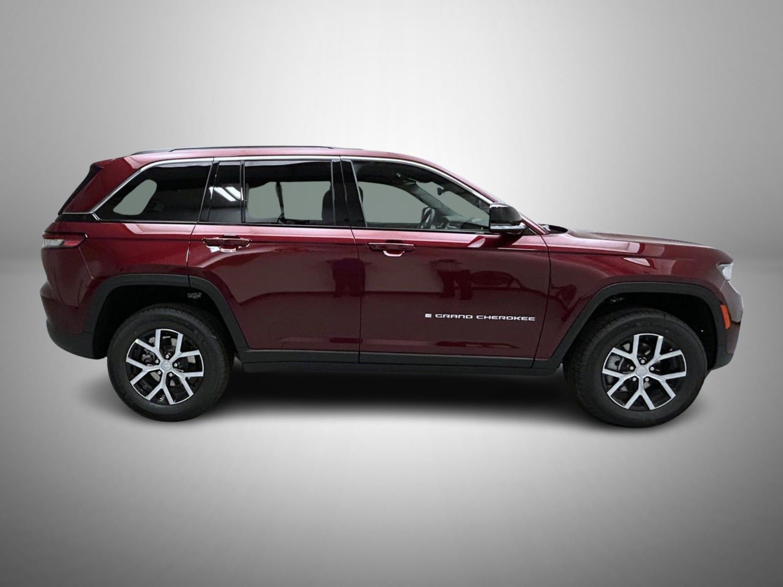 2025 Jeep Grand Cherokee Limited photo 3