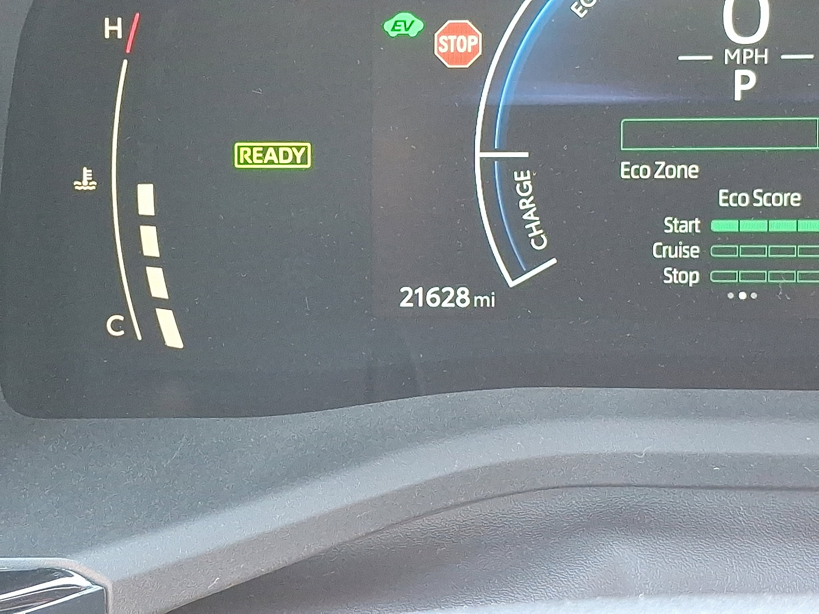 2025 Toyota Camry SE photo 15