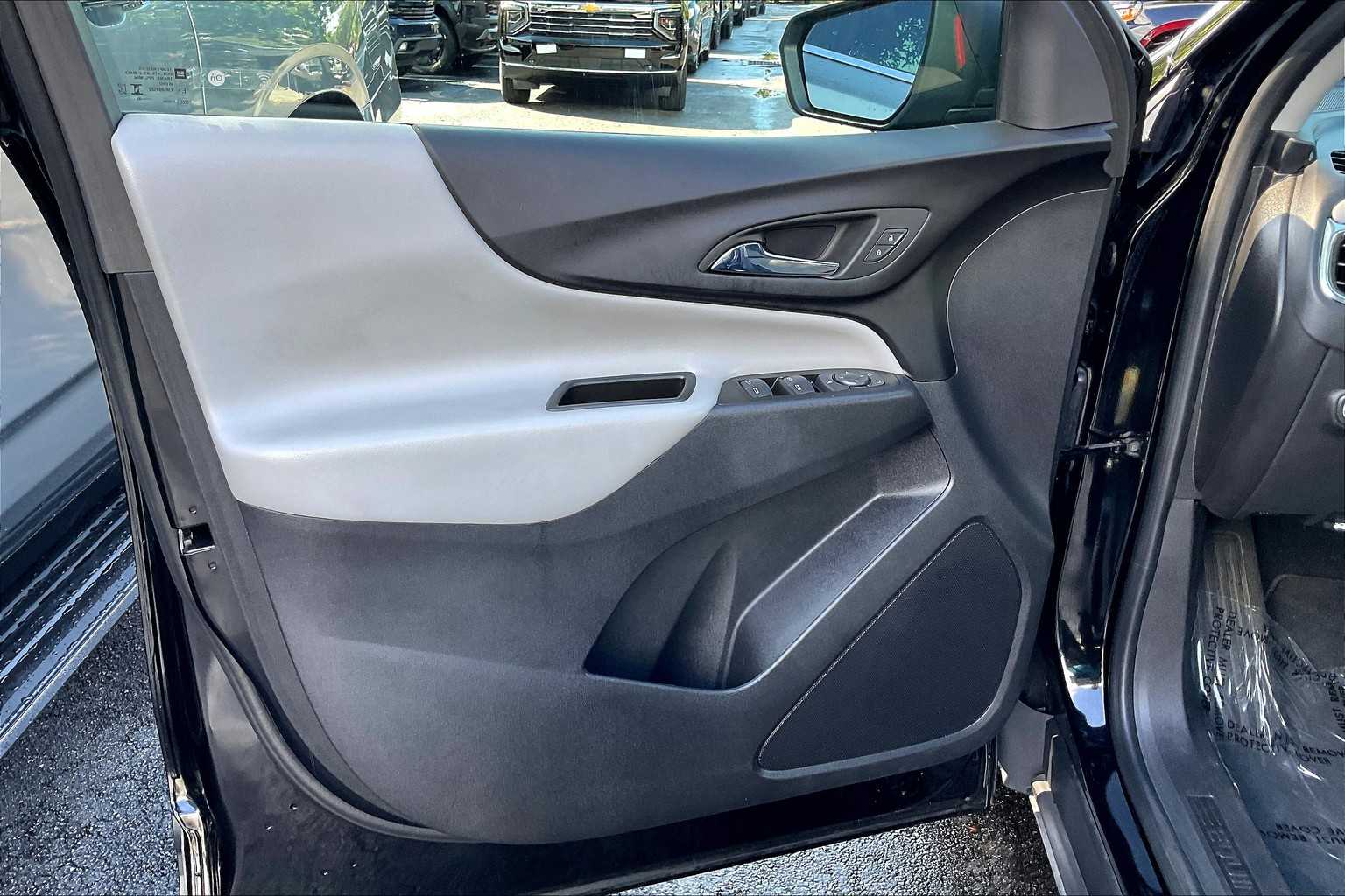 2023 Chevrolet Equinox LS photo 22