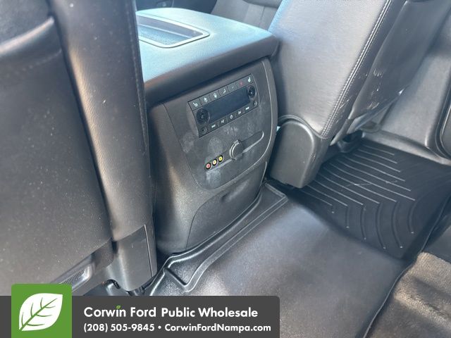 2009 Chevrolet Suburban 1500 LTZ photo 29