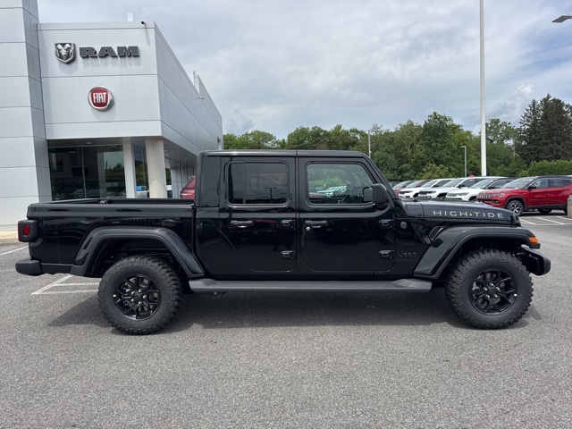 2025 Jeep Gladiator Sport photo 2