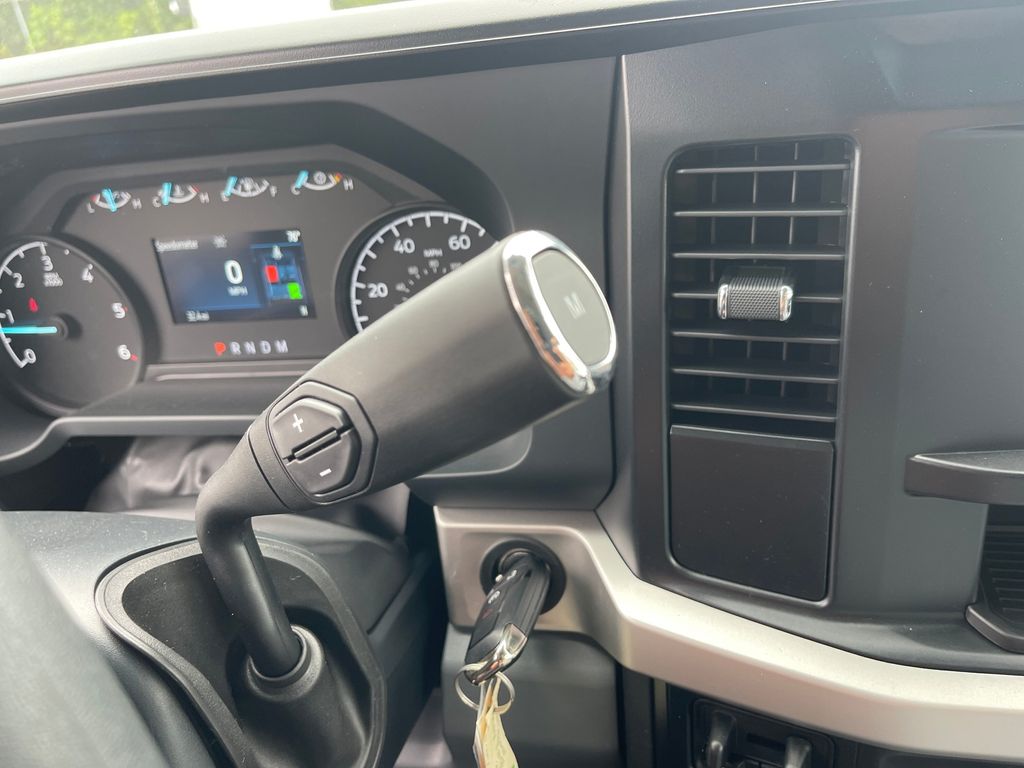 2024 Ford F-450 photo 19
