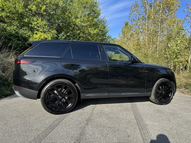 2025 Land Rover Range Rover Sport SE photo 7