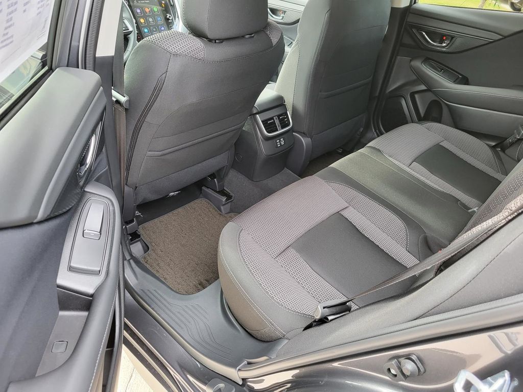 2025 Subaru Outback Premium photo 4