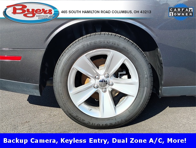 2023 Dodge Challenger SXT photo 3