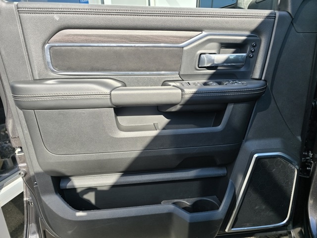 2025 Ram 2500 Laramie photo 8