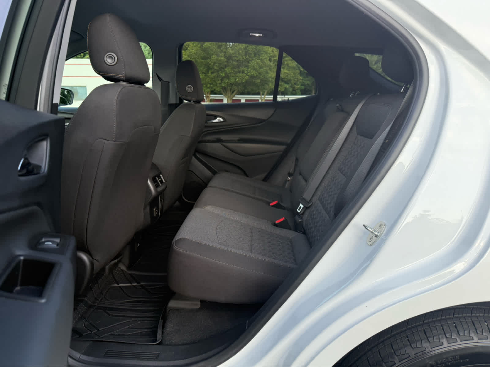 2023 Chevrolet Equinox LT photo 13