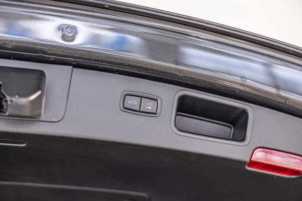 2023 PORSCHE MACAN - Image 16