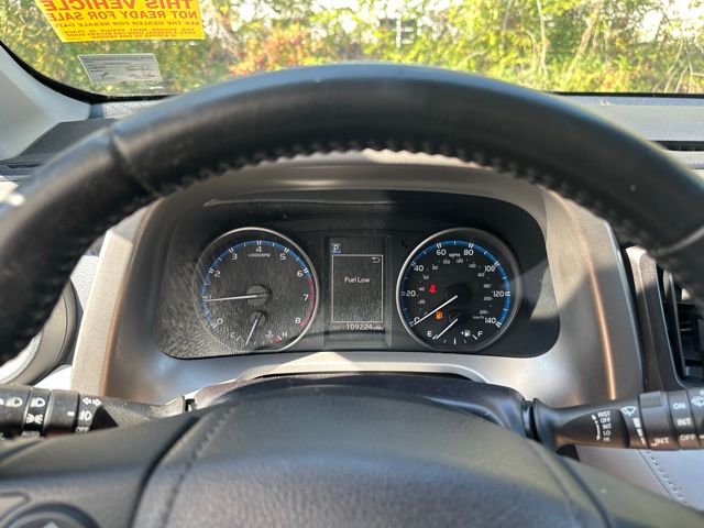 2017 Toyota RAV4 XLE photo 21