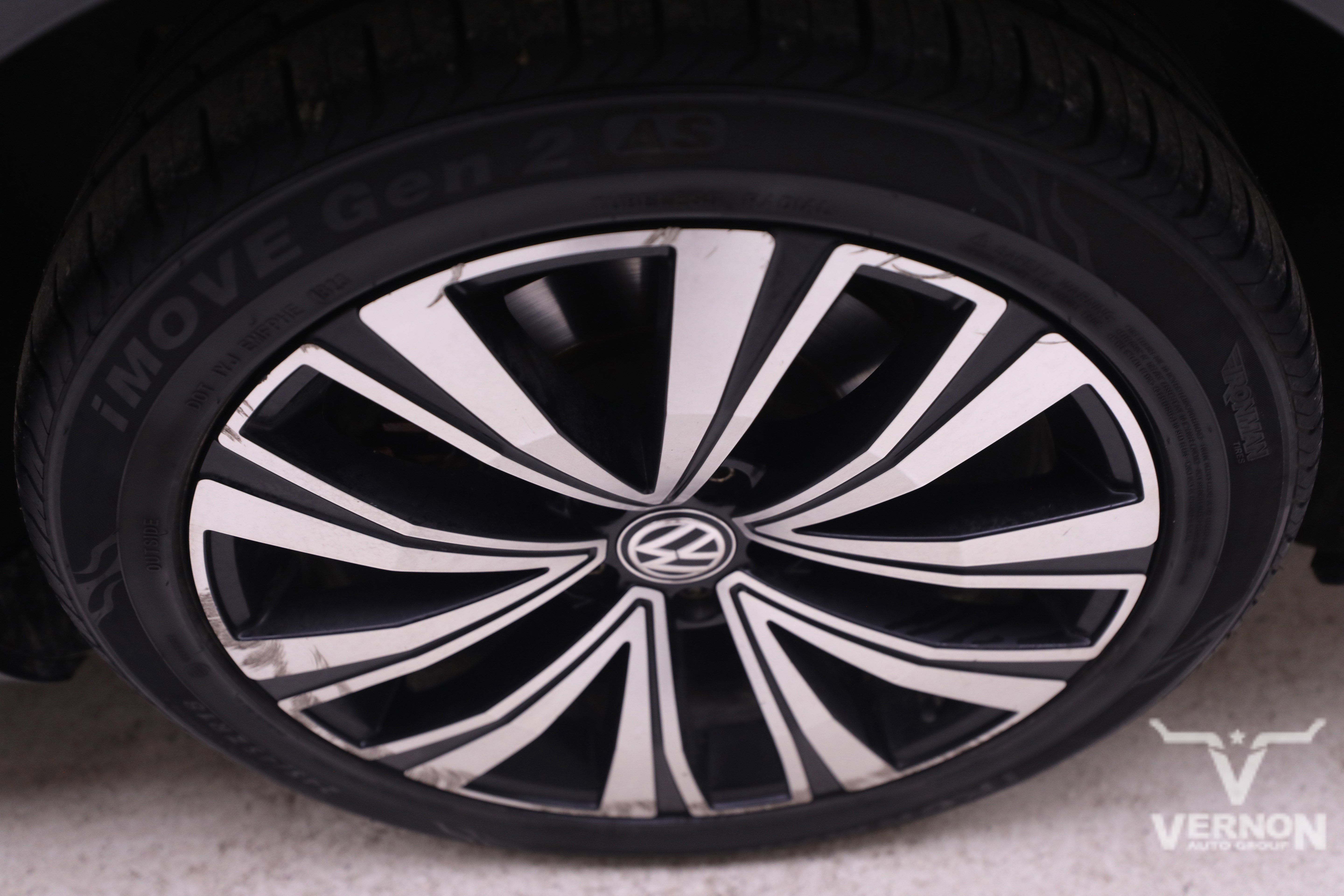 2020 Volkswagen Arteon SE photo 2