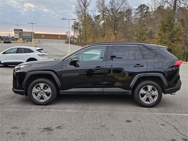 2024 Toyota RAV4 XLE photo 3