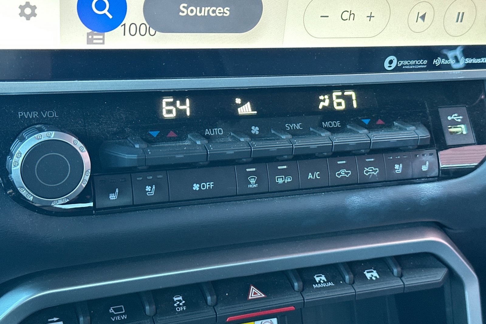 2022 Toyota Tundra Platinum photo 14