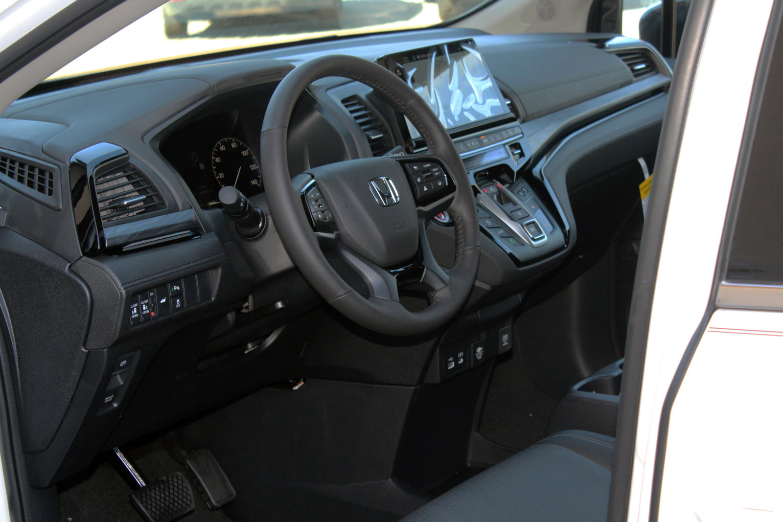 2025 Honda Odyssey Elite photo 4