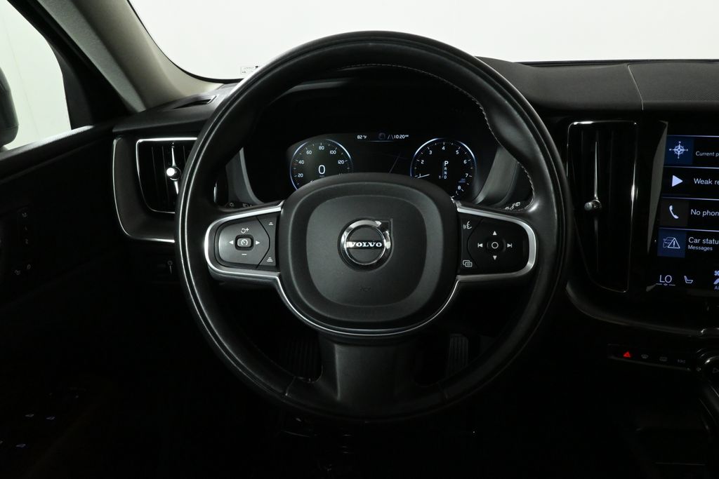2018 Volvo XC60 T5 Momentum photo 18