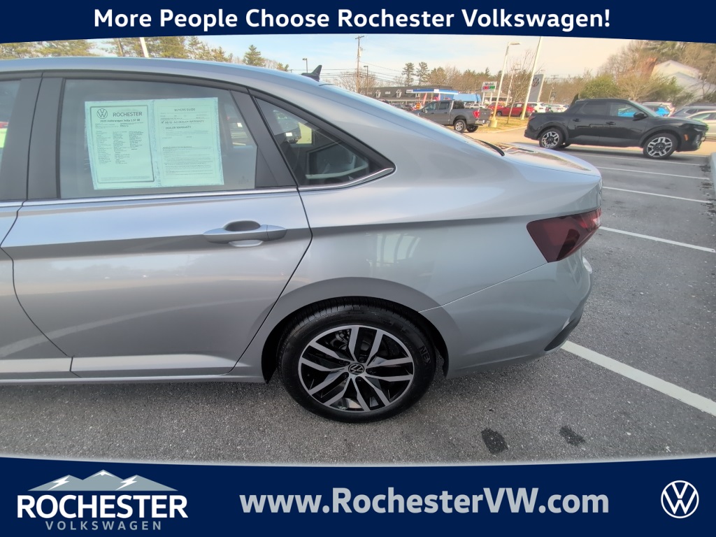 2025 Volkswagen Jetta 1.5T SE photo 4