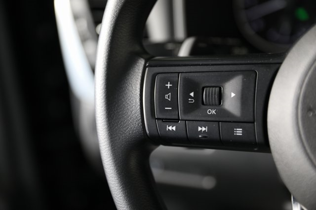 2023 Nissan Rogue S photo 4