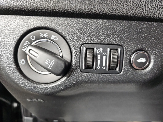 2016 Chrysler 300 S photo 16