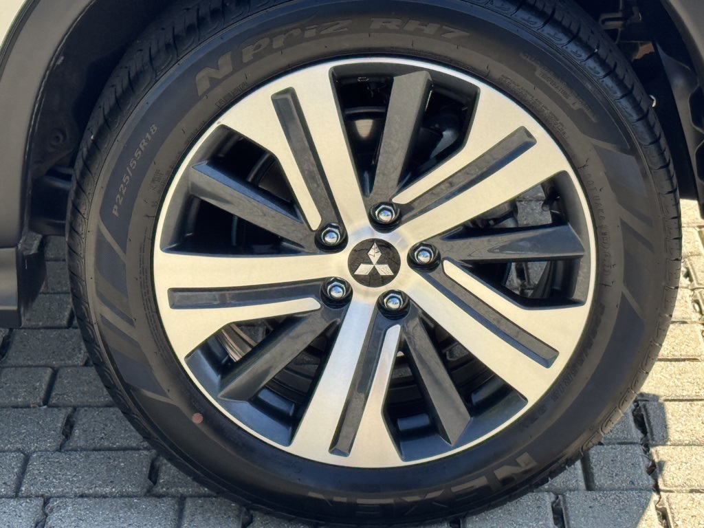 2024 Mitsubishi Outlander Sport ES LE SE photo 7
