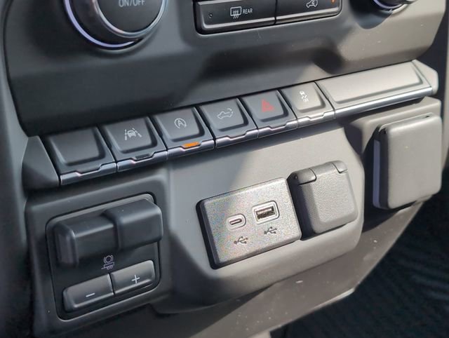 2025 Chevrolet Silverado 1500 Custom photo 16