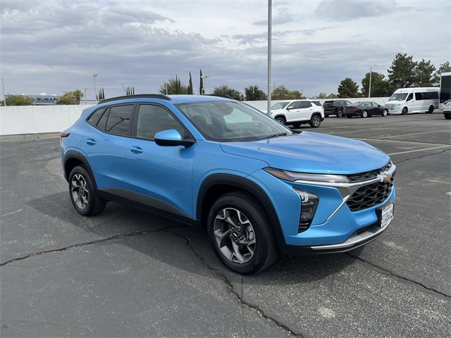 2025 Chevrolet Trax LT photo 30