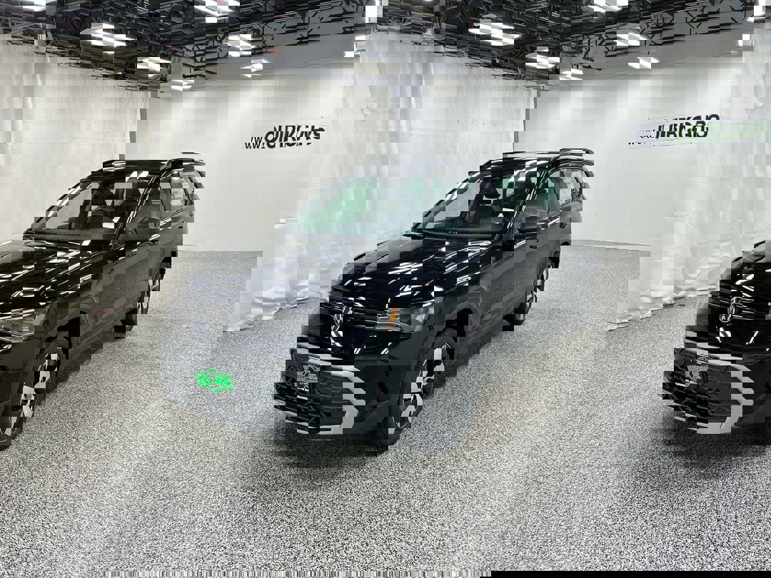 2025 Volkswagen Taos S photo 2