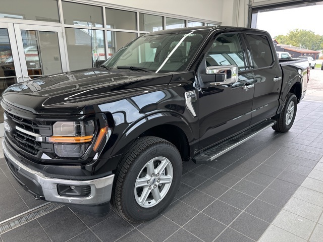 2025 Ford F-150 XLT photo 3