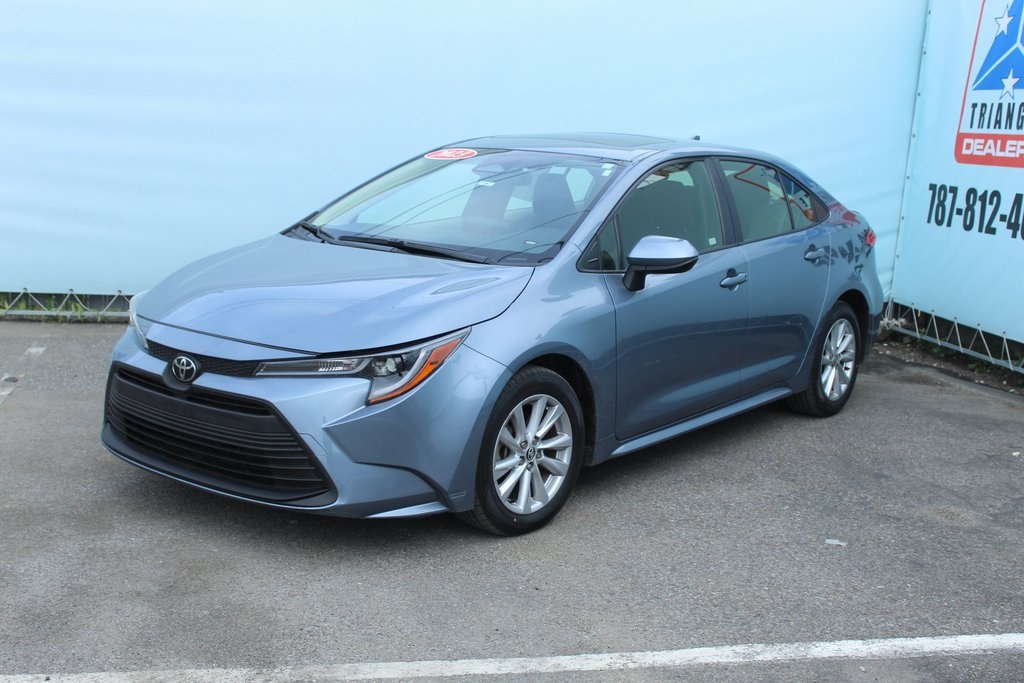 2023 Toyota Corolla LE photo 2