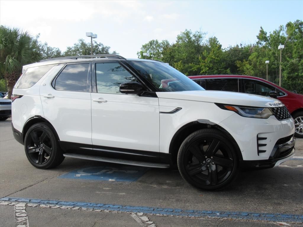 2024 Land Rover Discovery SE photo 2