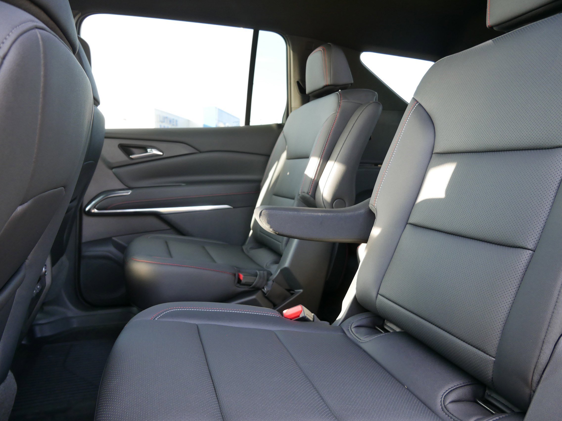 2026 Chevrolet Traverse Z71 photo 3