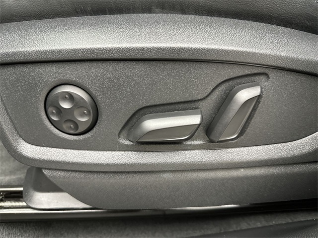 2025 Audi Q5 45 S line Premium photo 4