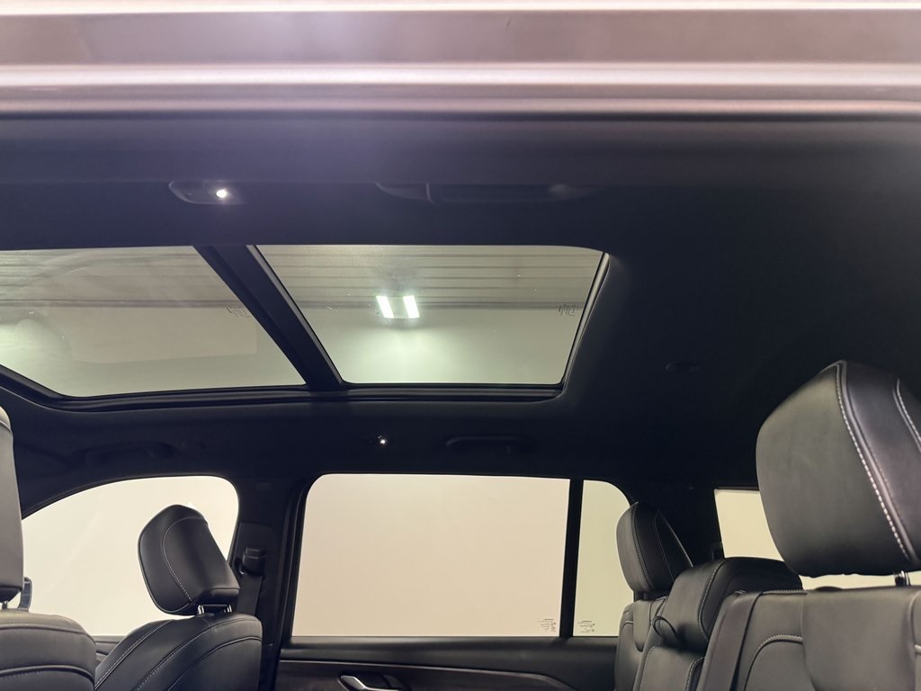 2024 Jeep Grand Cherokee Overland photo 8