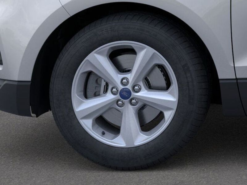 2024 Ford Edge SE photo 19
