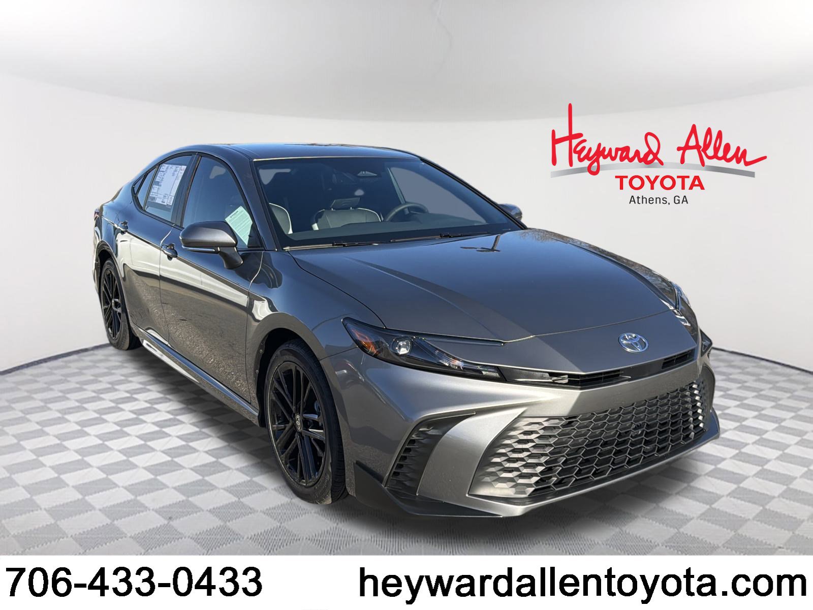 2026 Toyota Camry SE's photo