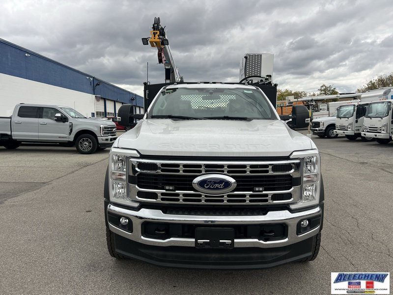 2025 Ford F-600 photo 3