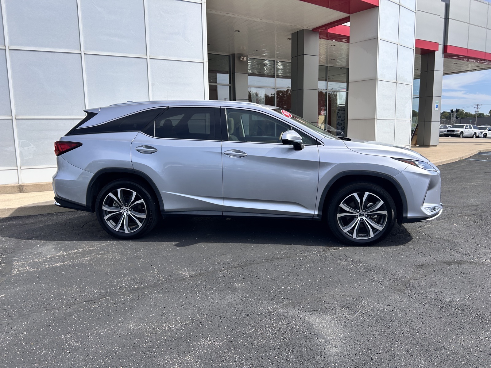 2022 Lexus RX 350L photo 2