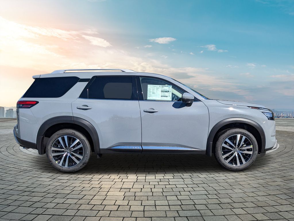 2025 Nissan Pathfinder Platinum photo 2