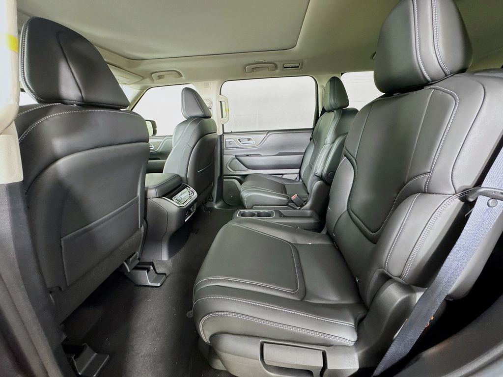 2025 Infiniti QX80 Pure photo 17
