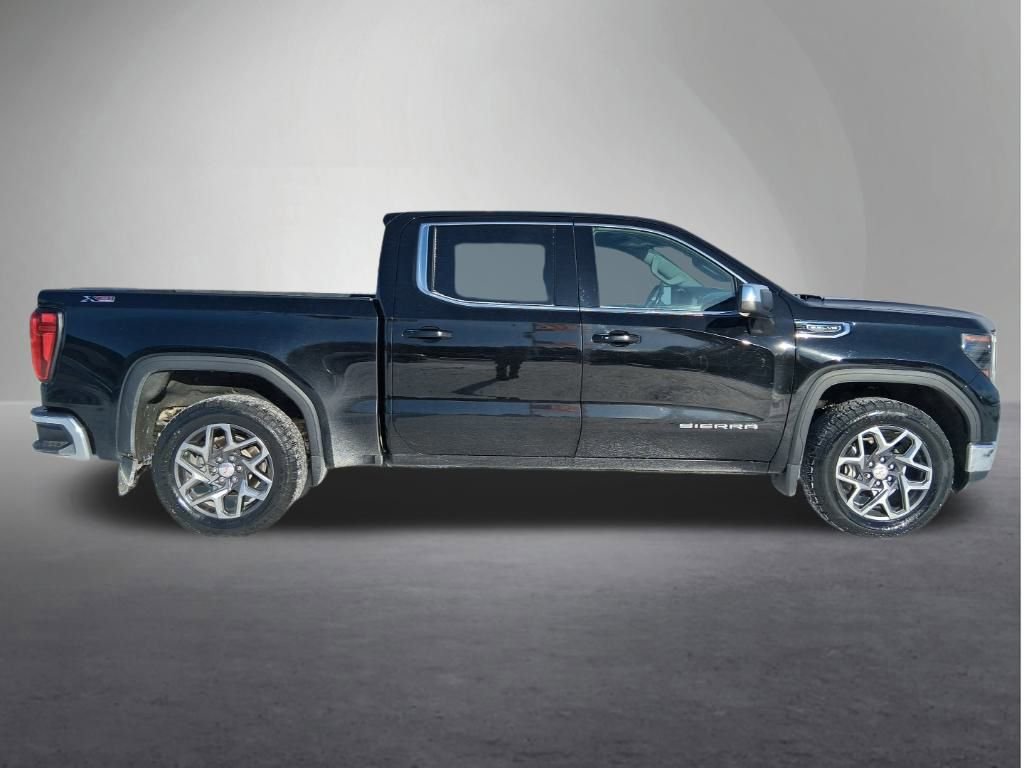 Used 2022 GMC Sierra 1500 SLE with VIN 3GTUUBED4NG624562 for sale in Red Wing, Minnesota