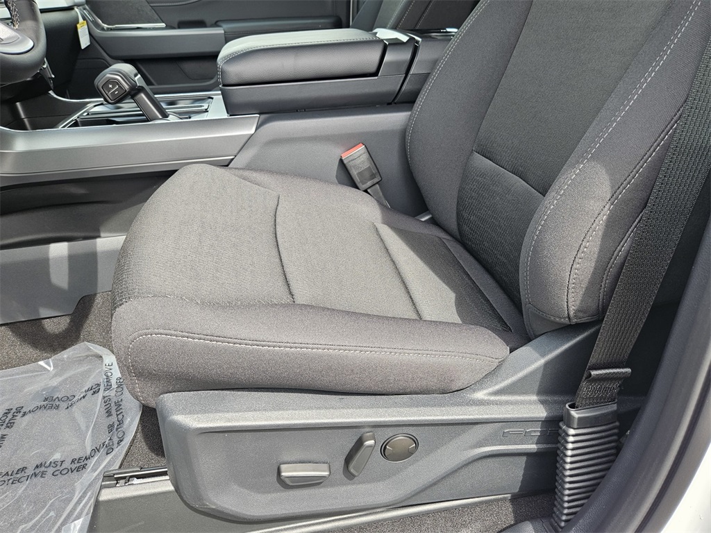 2025 Ford F-150 XLT photo 10