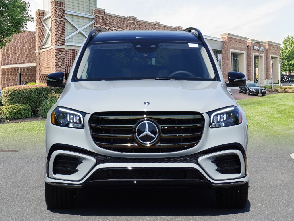 2026 Mercedes Benz GLS 450 4MATIC photo 2