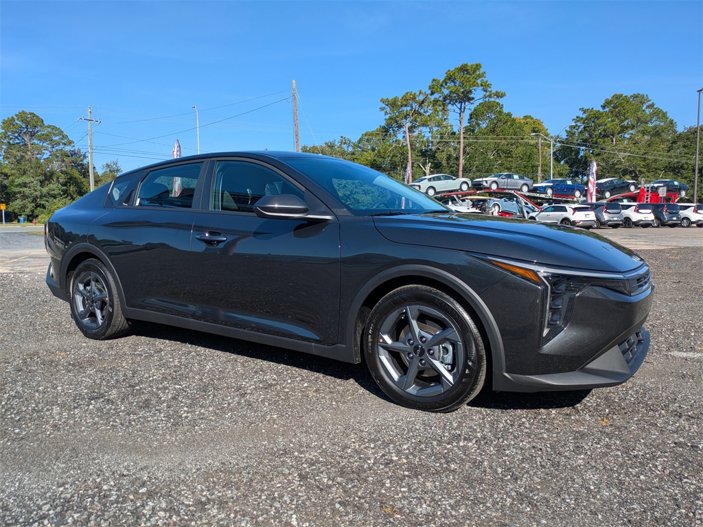 2025 Kia K4 LXS's photo