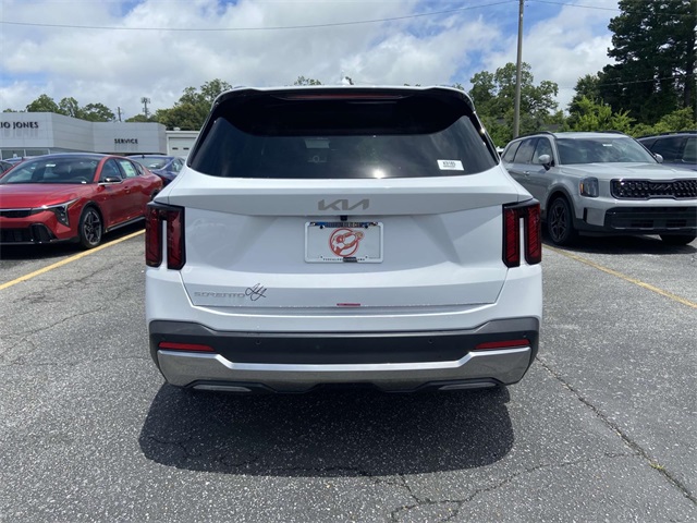 2025 Kia Sorento S photo 2