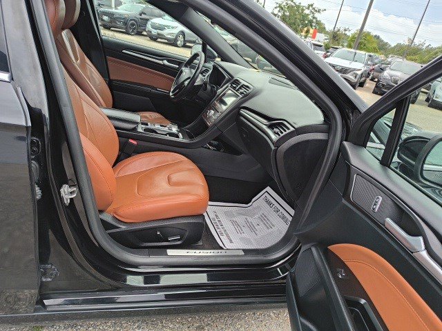 2020 Ford Fusion Titanium photo 19